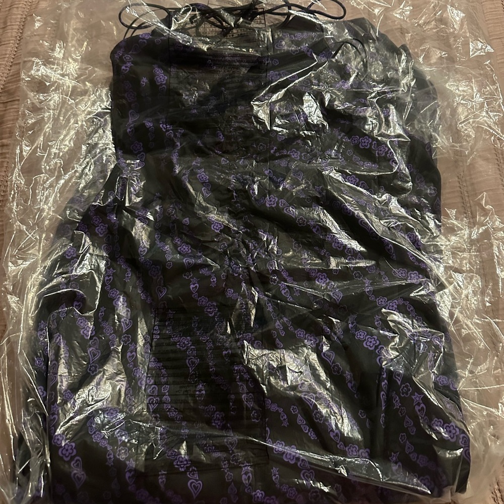 SANDRO
Thais Ruched Crossback
A-Line Midi Dress  in Black/Purple - Picture 17 of 17